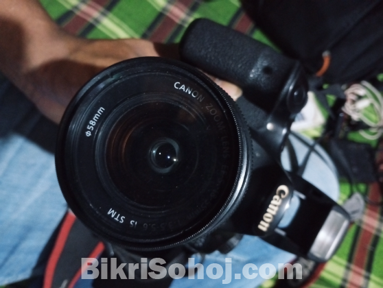 Canon 60d full box with 18-55mm kit lens